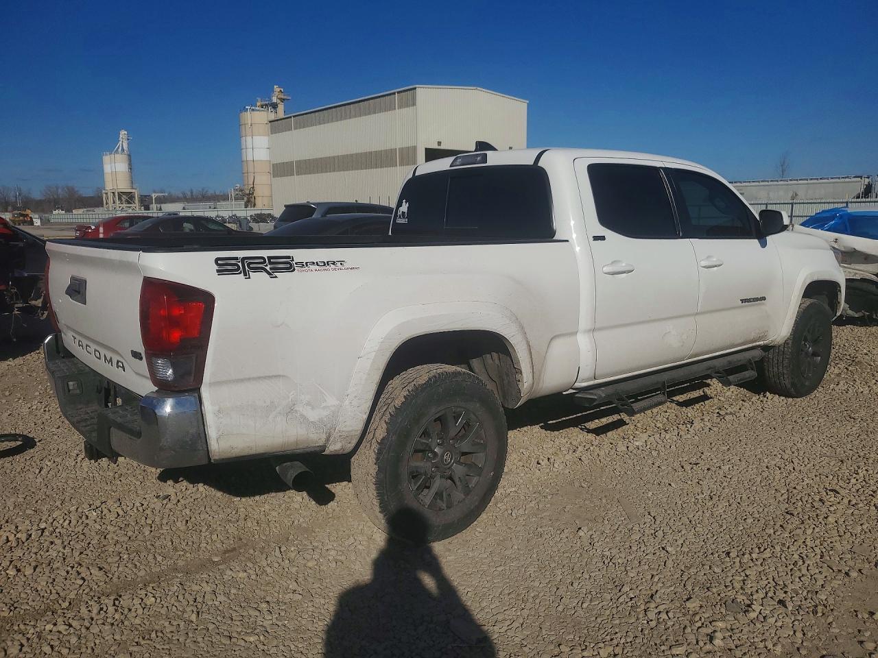 2022 Toyota Tacoma Double Cab - Image 3