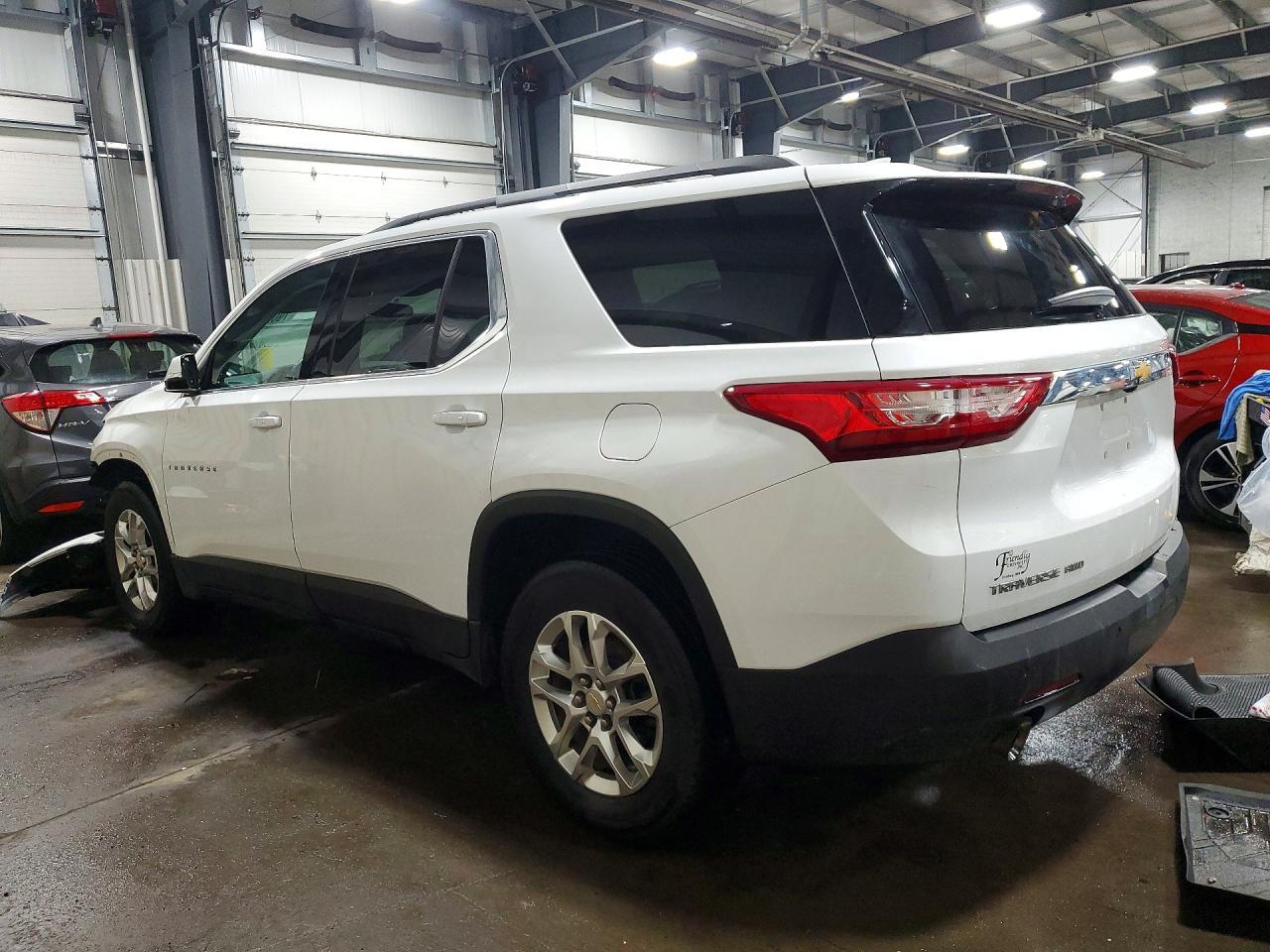 2020 Chevrolet Traverse Lt - Фото 2