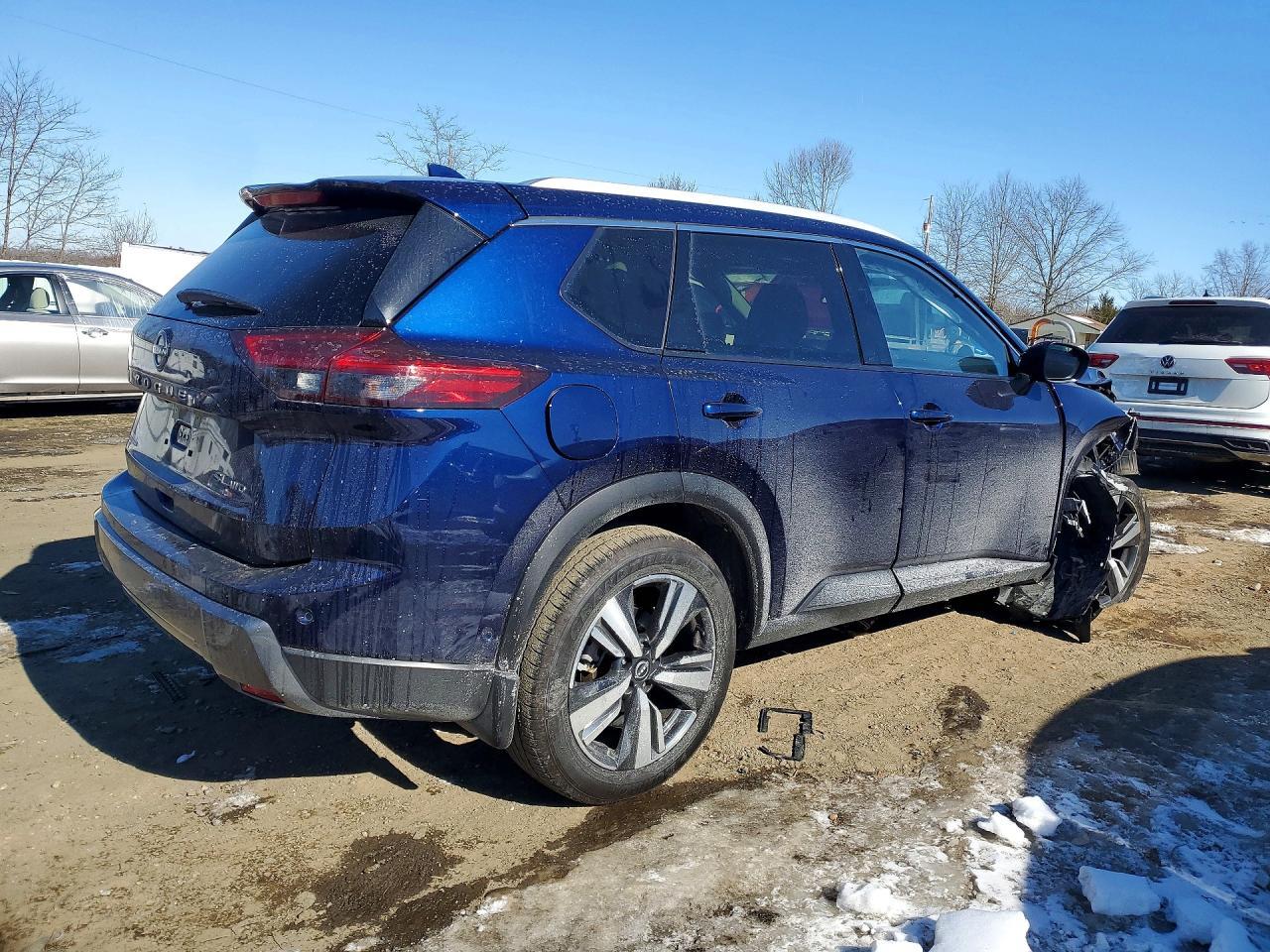 2024 Nissan Rogue Sl - Image 3