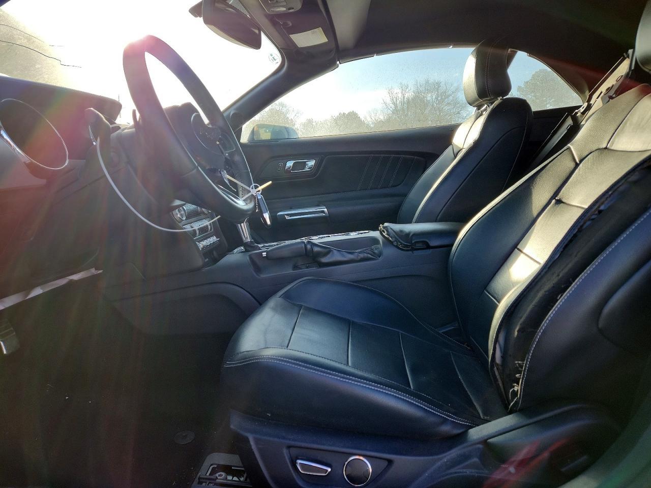 2016 Ford Mustang - Фото 7