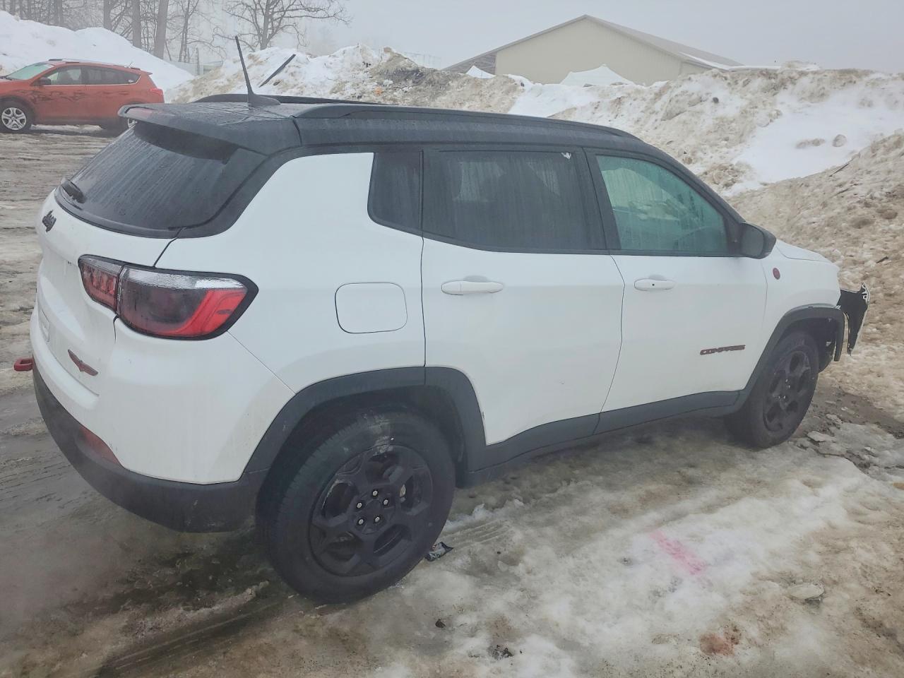 2023 Jeep Compass Trailhawk - Image 3