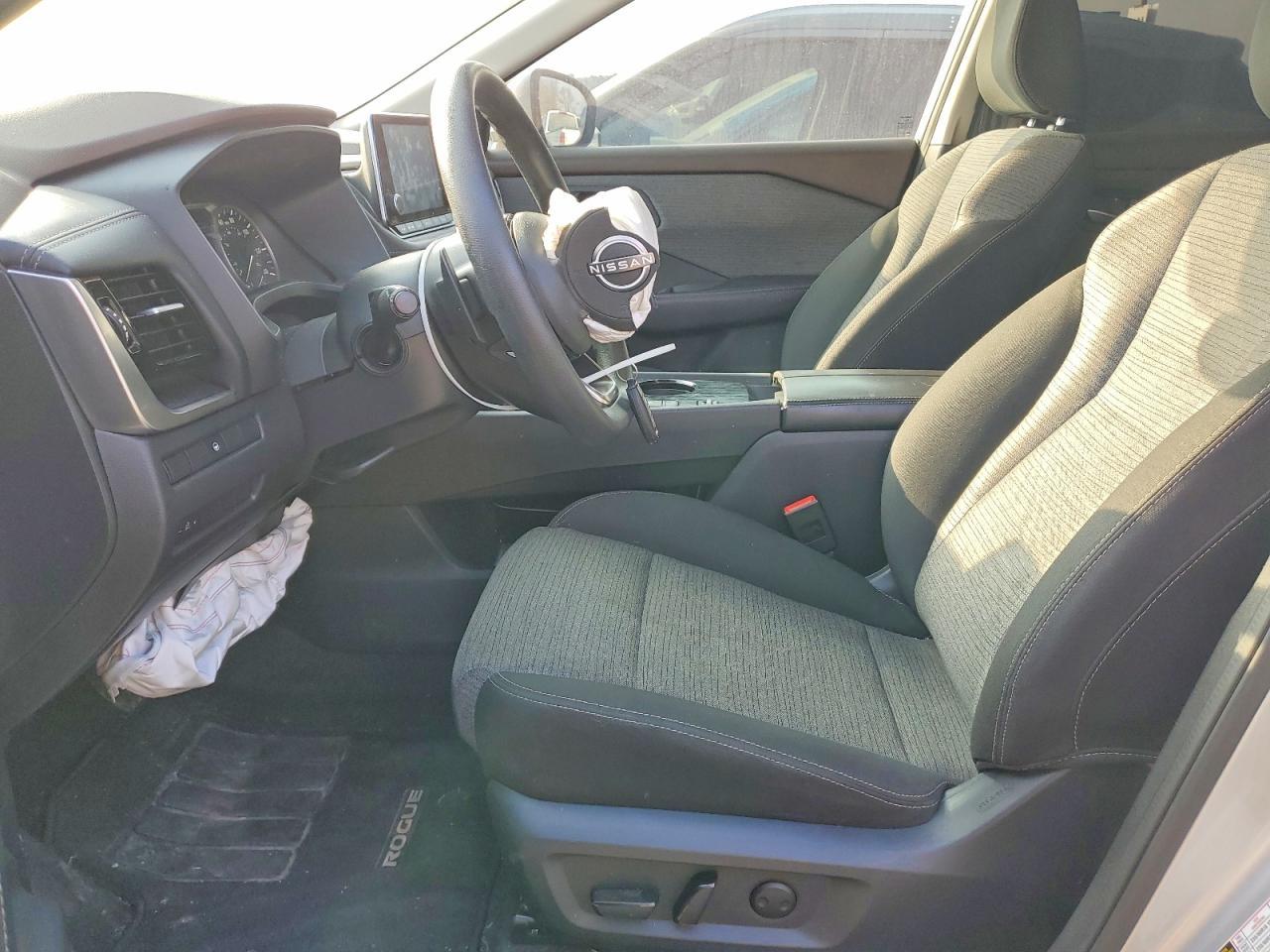 2022 Nissan Rogue Sv - Image 7