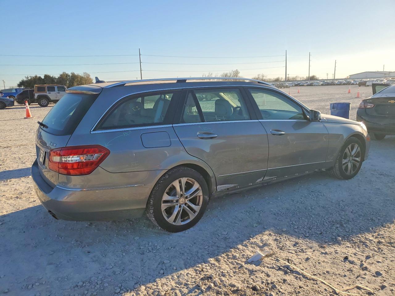 2011 Mercedes-Benz E 350 4Matic Wagon - Фото 3