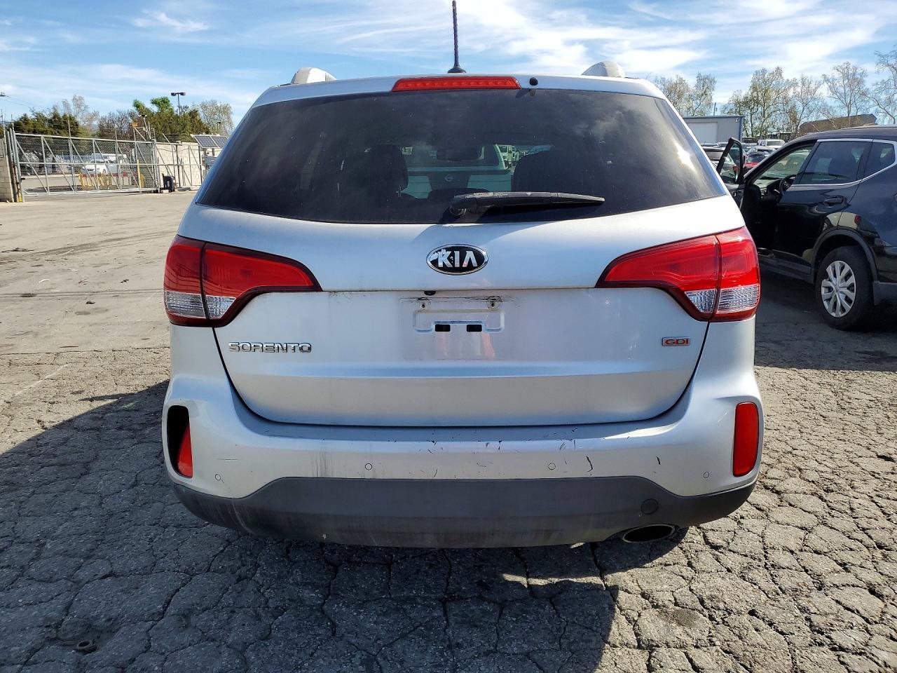 2015 Kia Sorento Lx - Image 6
