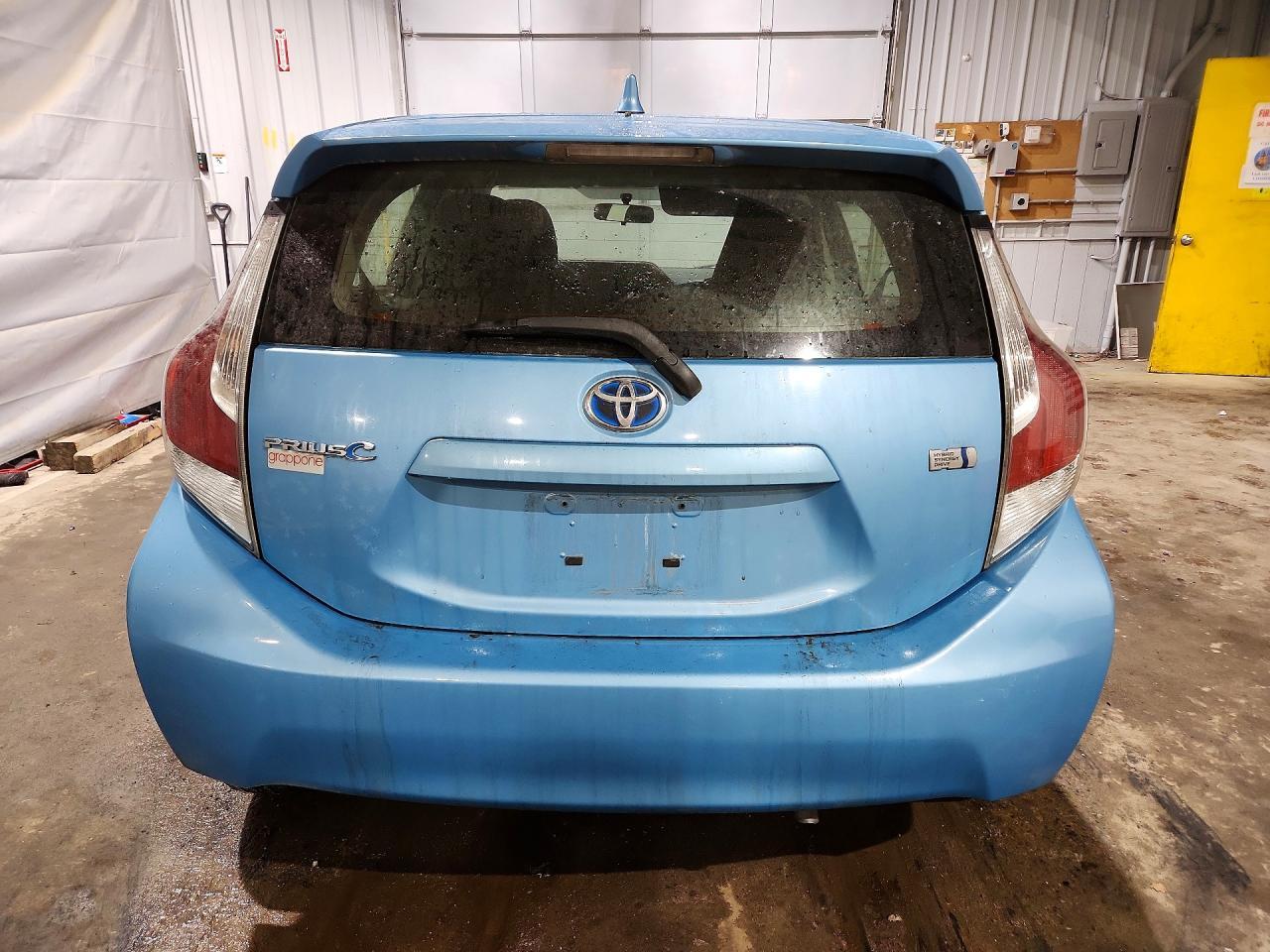 2016 Toyota Prius C Two - Фото 6
