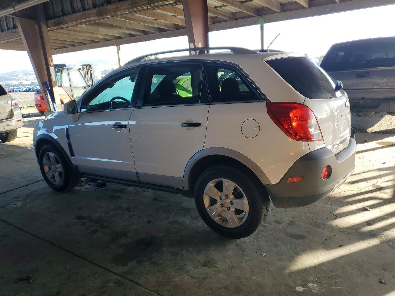 2014 Chevrolet Captiva Ls - Image 2