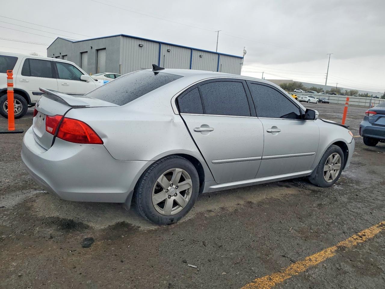 2010 Kia Optima Lx - Image 5
