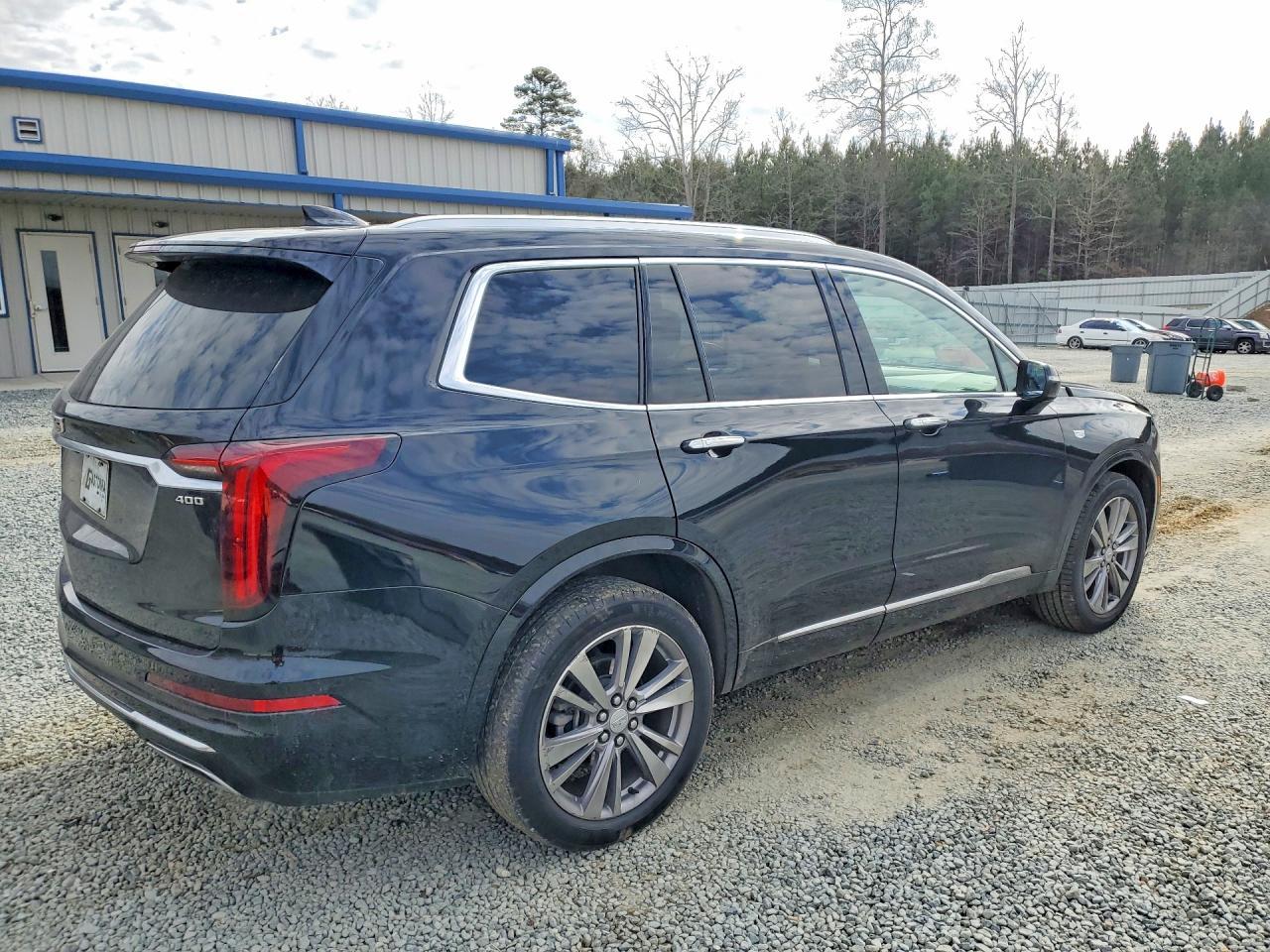 2023 Cadillac Xt6 Premium Luxury - Image 3