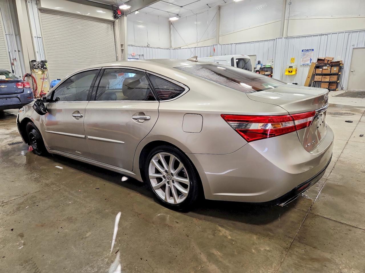 2015 Toyota Avalon Limited - Фото 2