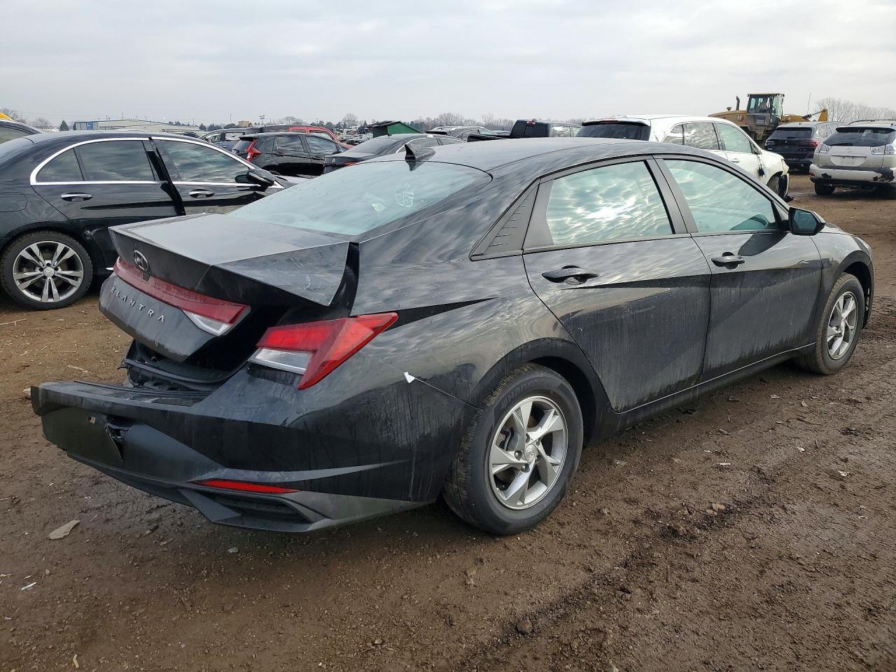 2021 Hyundai Elantra Se - Фото 3