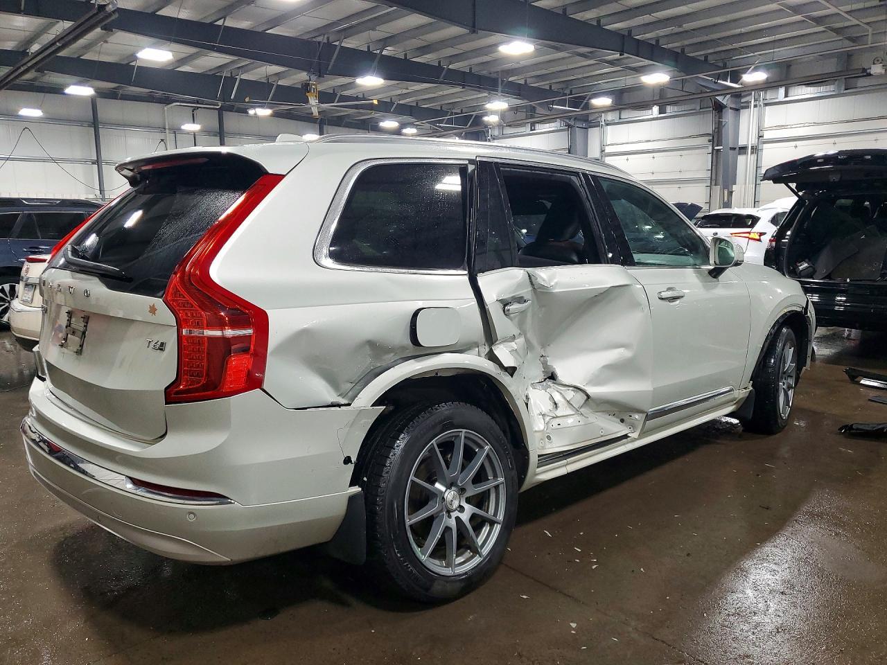 2022 Volvo Xc90 T6 Inscription - Image 3