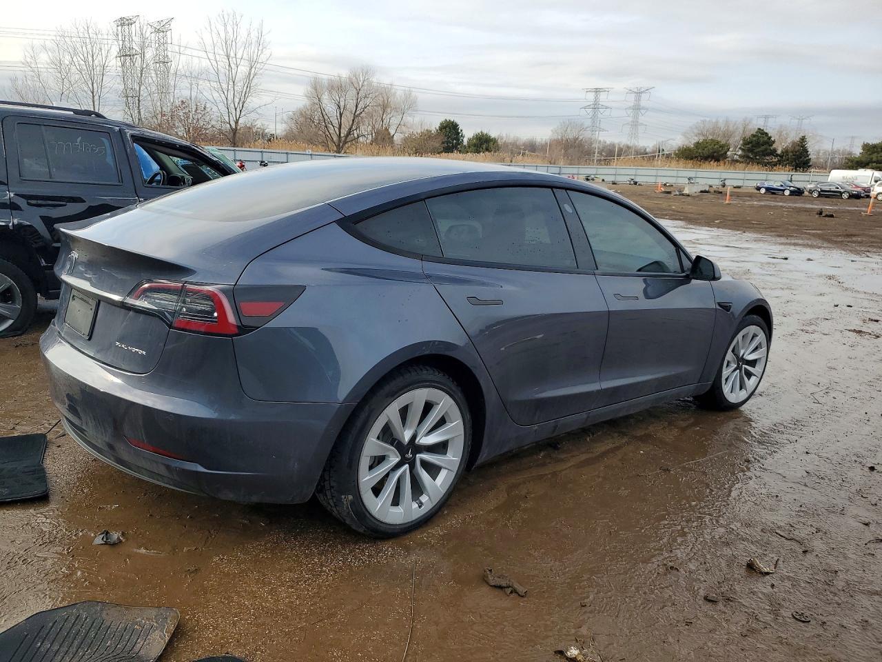 2022 Tesla Model 3 - Фото 3