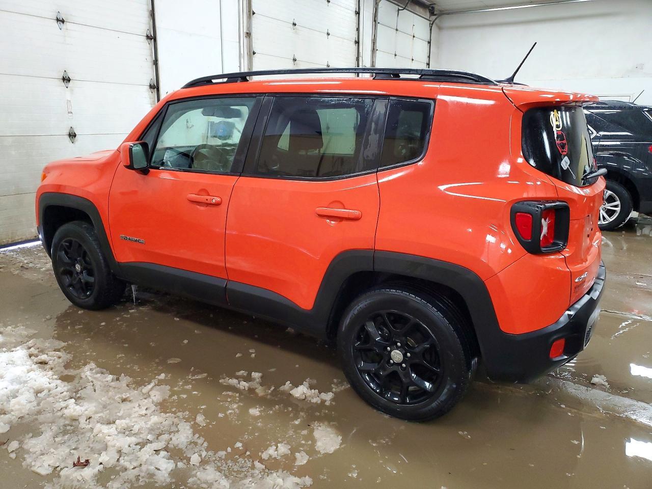 2016 Jeep Renegade Latitude - Image 2