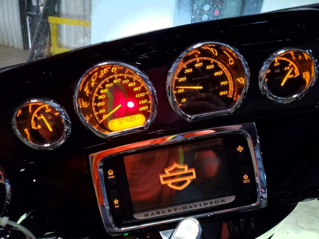 2017 Harley-Davidson Flhtcu Ultra Classic Electra Glide - Image 7