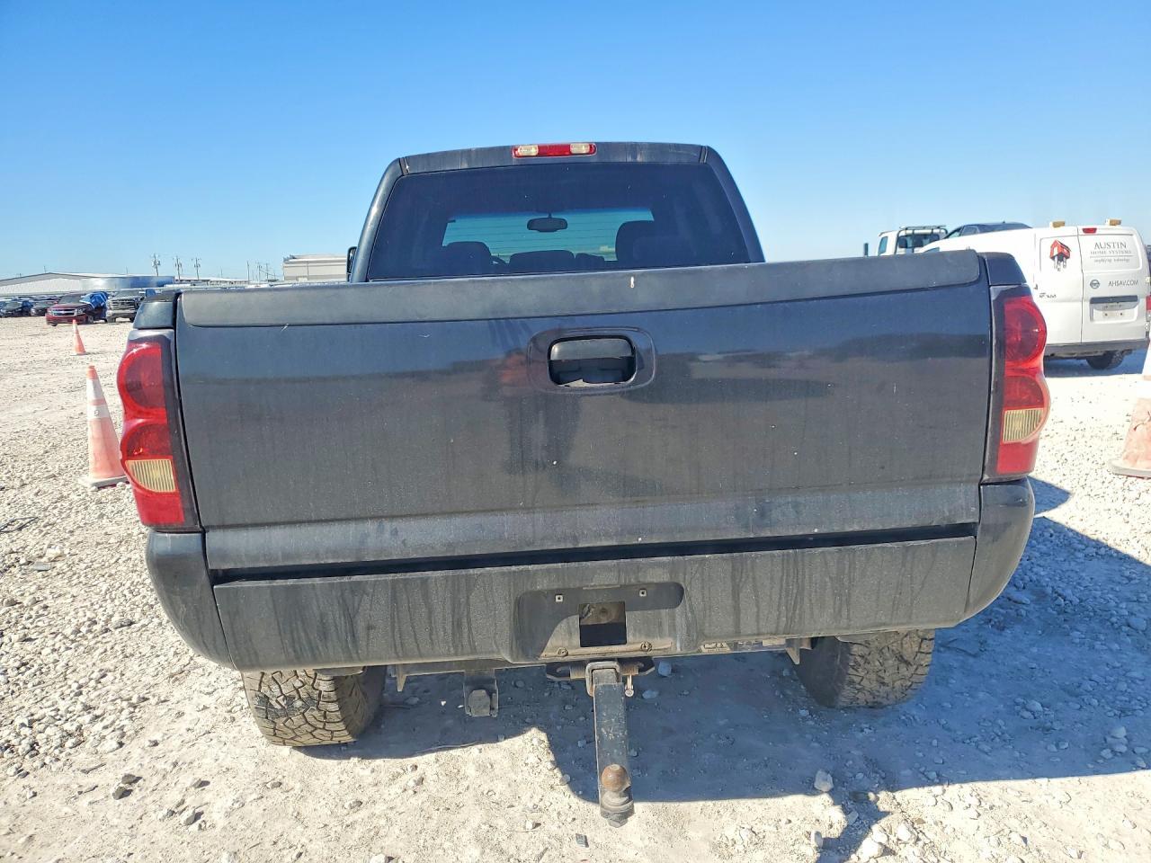 2005 Chevrolet Silverado C2500 Heavy Duty - Фото 6