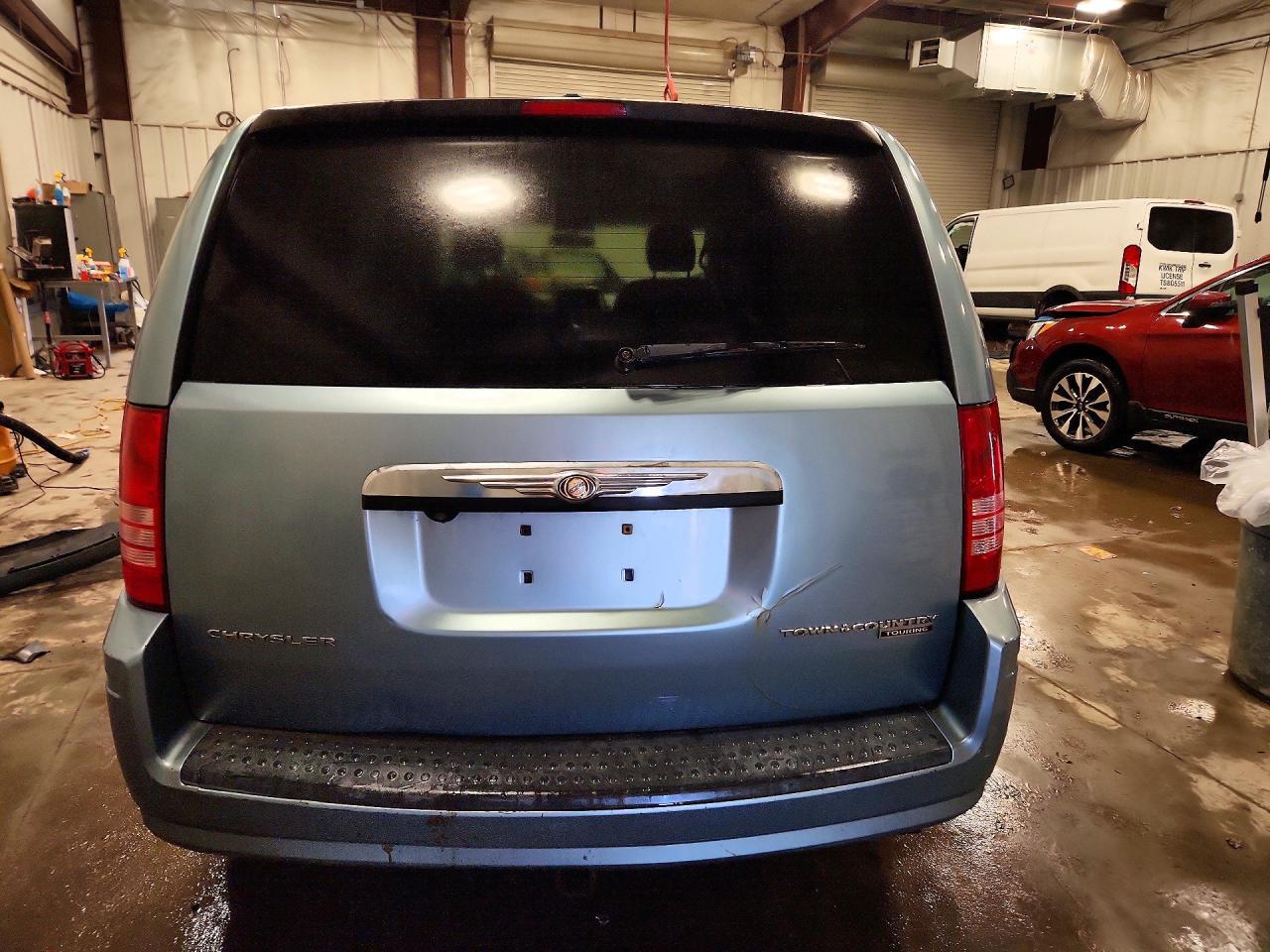 2009 Chrysler Town & Country Touring - Фото 6