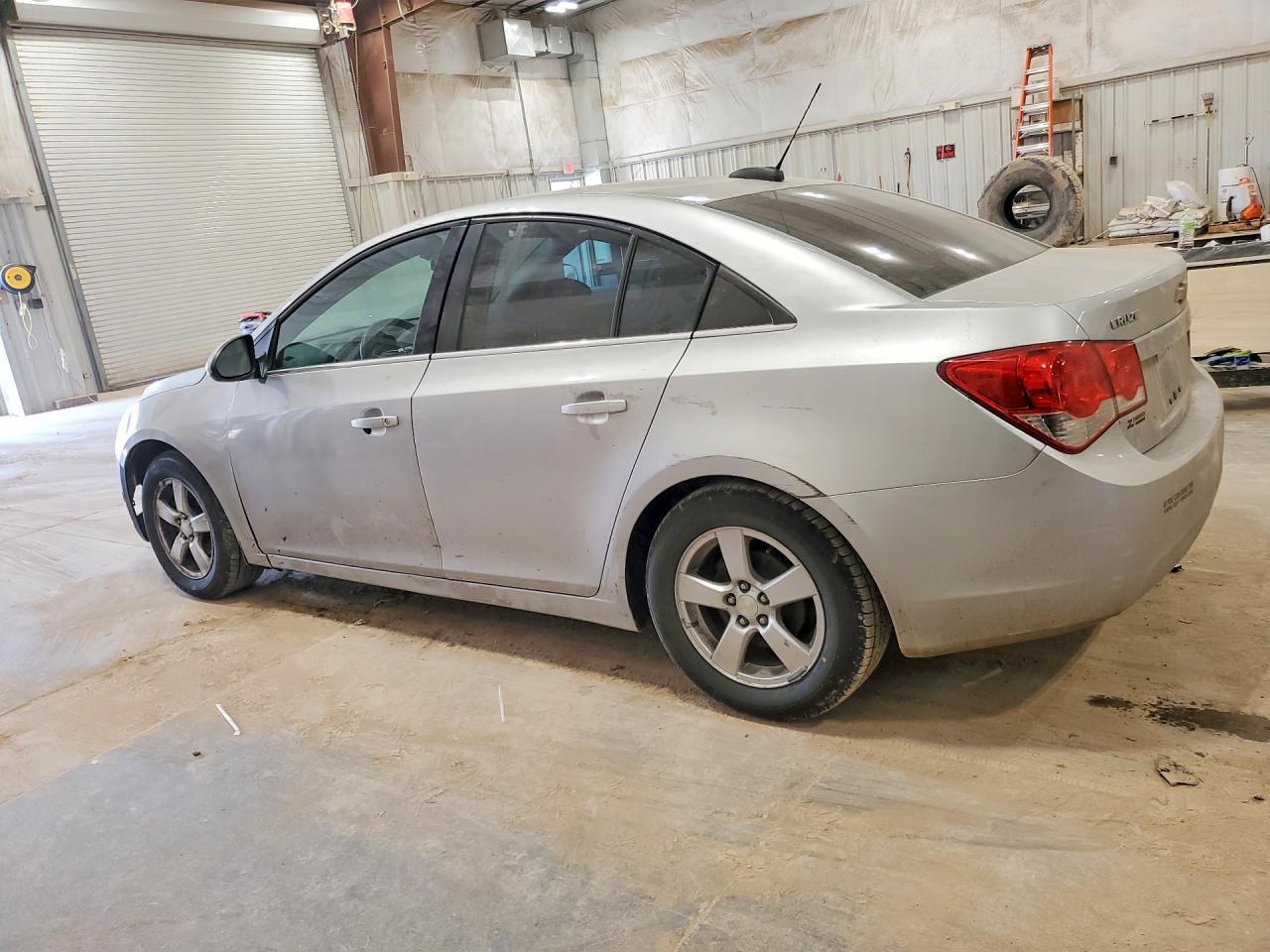 2015 Chevrolet Cruze Lt - Image 2