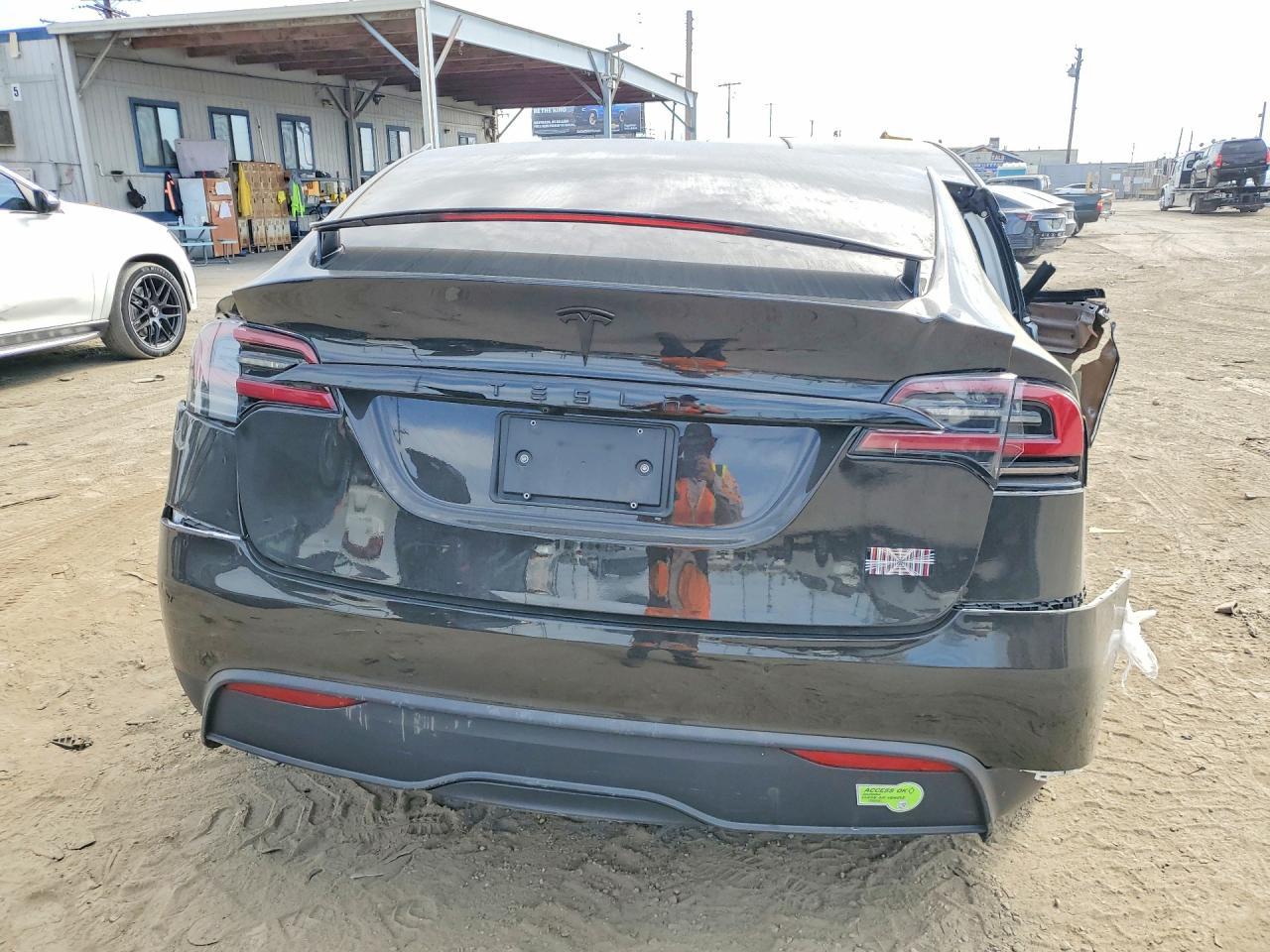 2022 Tesla Model X - Фото 6