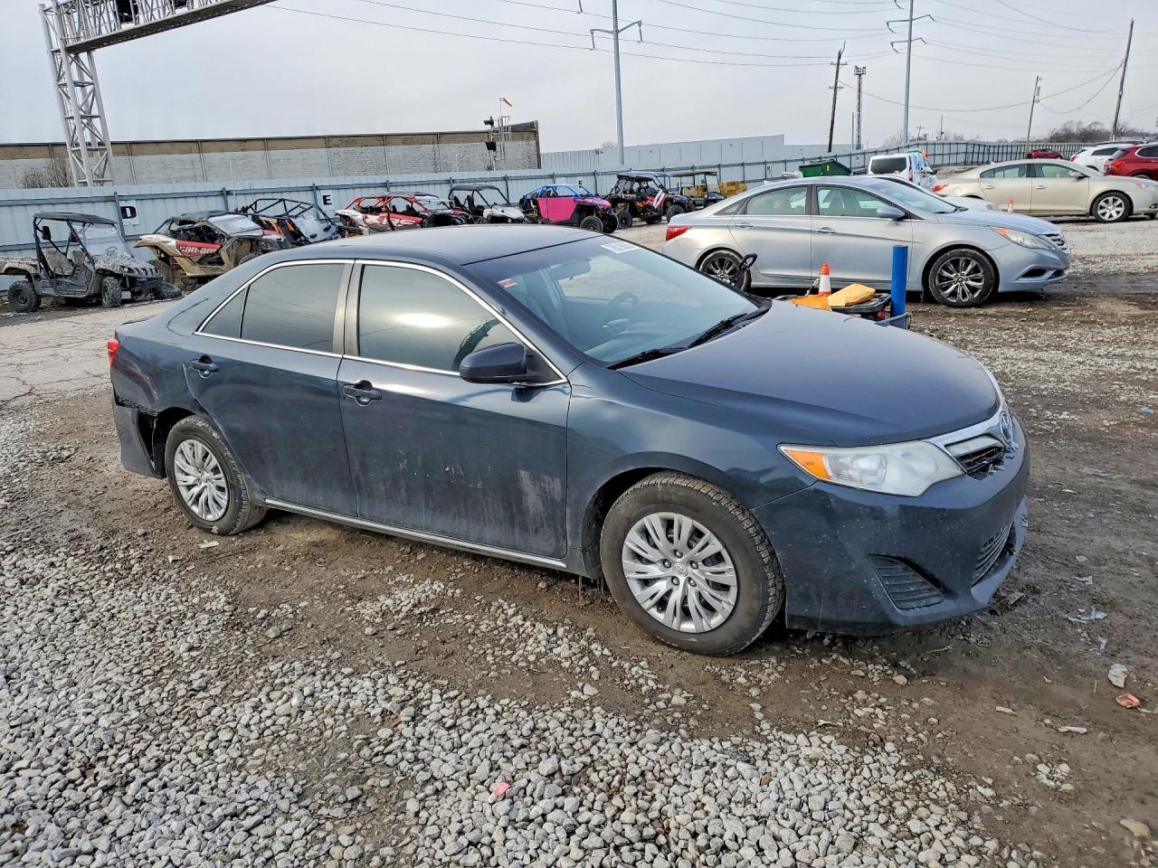 2014 Toyota Camry L - Фото 4