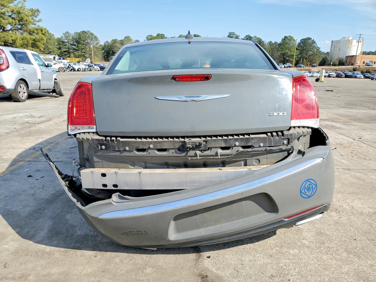 2017 Chrysler 300 Limited - Фото 6