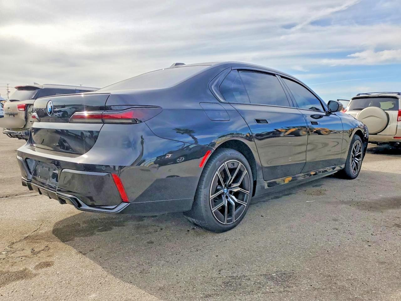 2025 BMW I7 Edrive50 - Фото 3