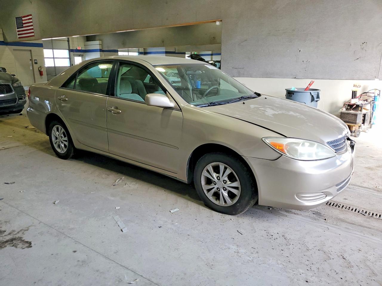 2004 Toyota Camry Le - Image 4