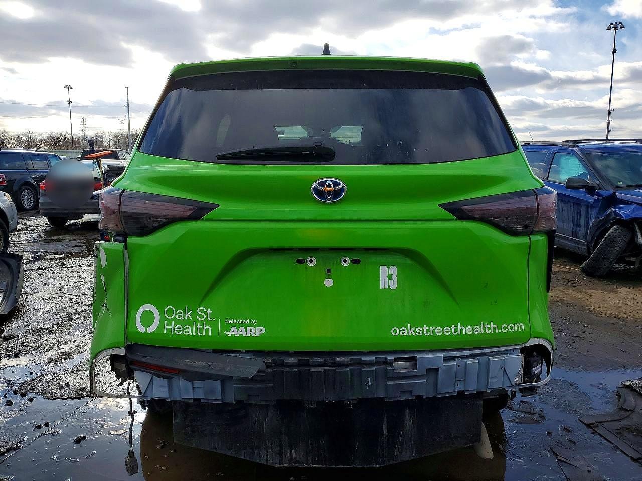 2024 Toyota Sienna Le - Image 6