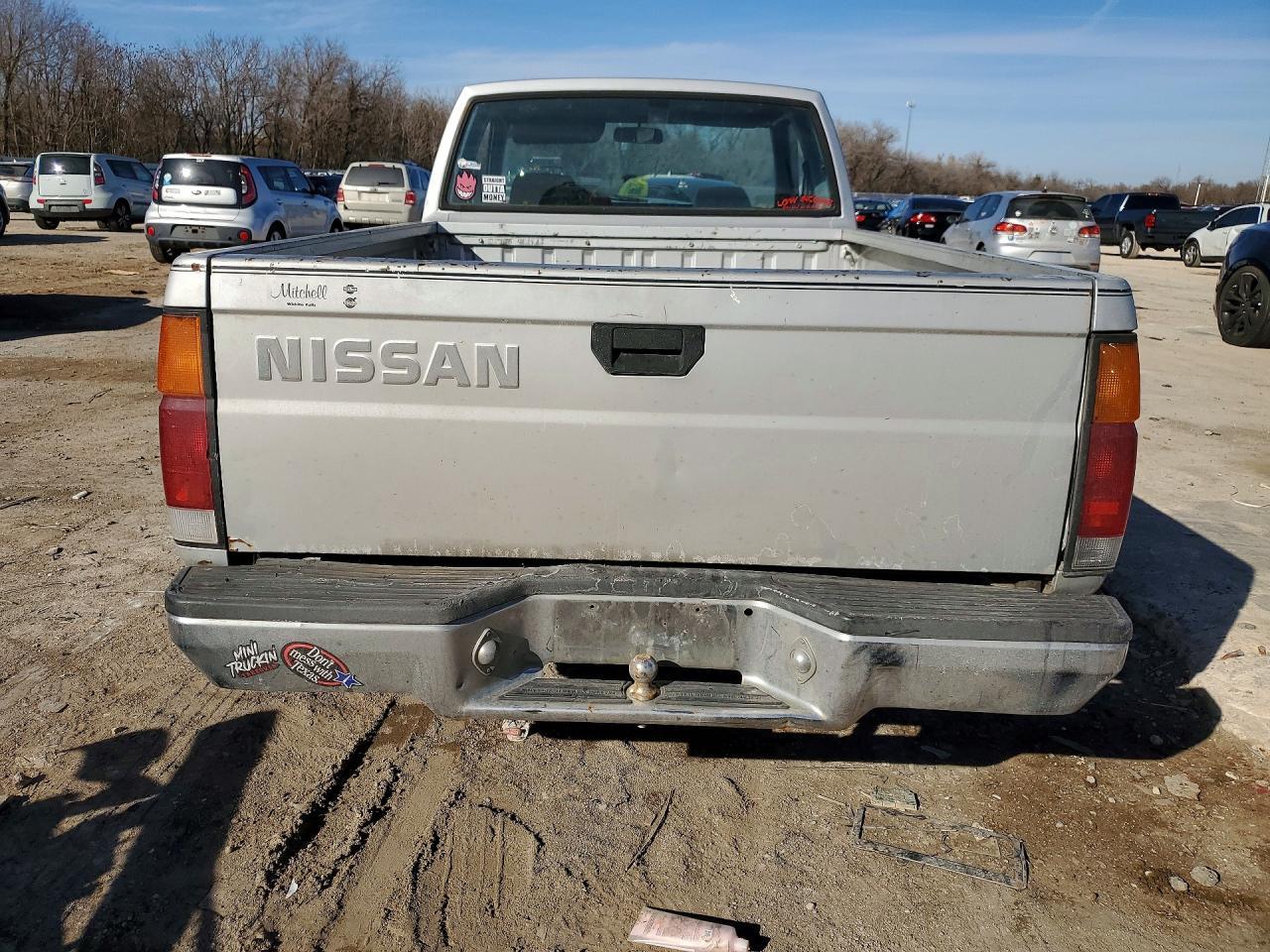1986 Nissan D21 King Cab - Фото 6