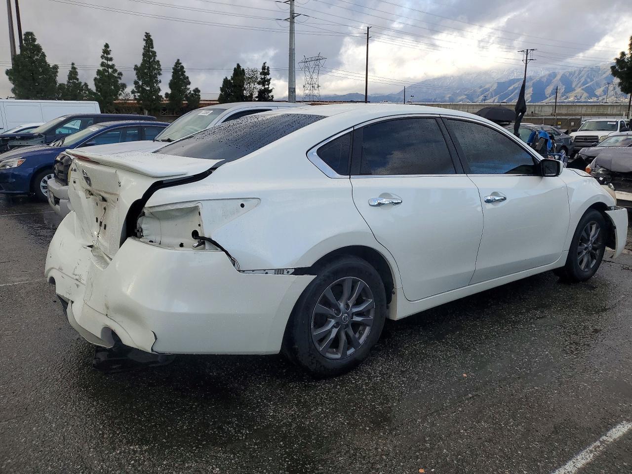 2015 Nissan Altima - Фото 3
