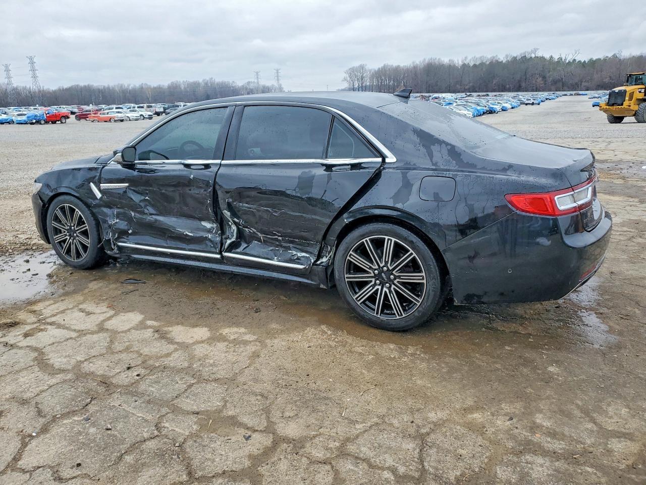 2018 Lincoln Continental Reserve - Image 2