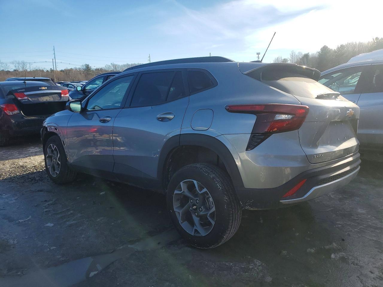 2025 Chevrolet Trax 1Lt - Фото 2