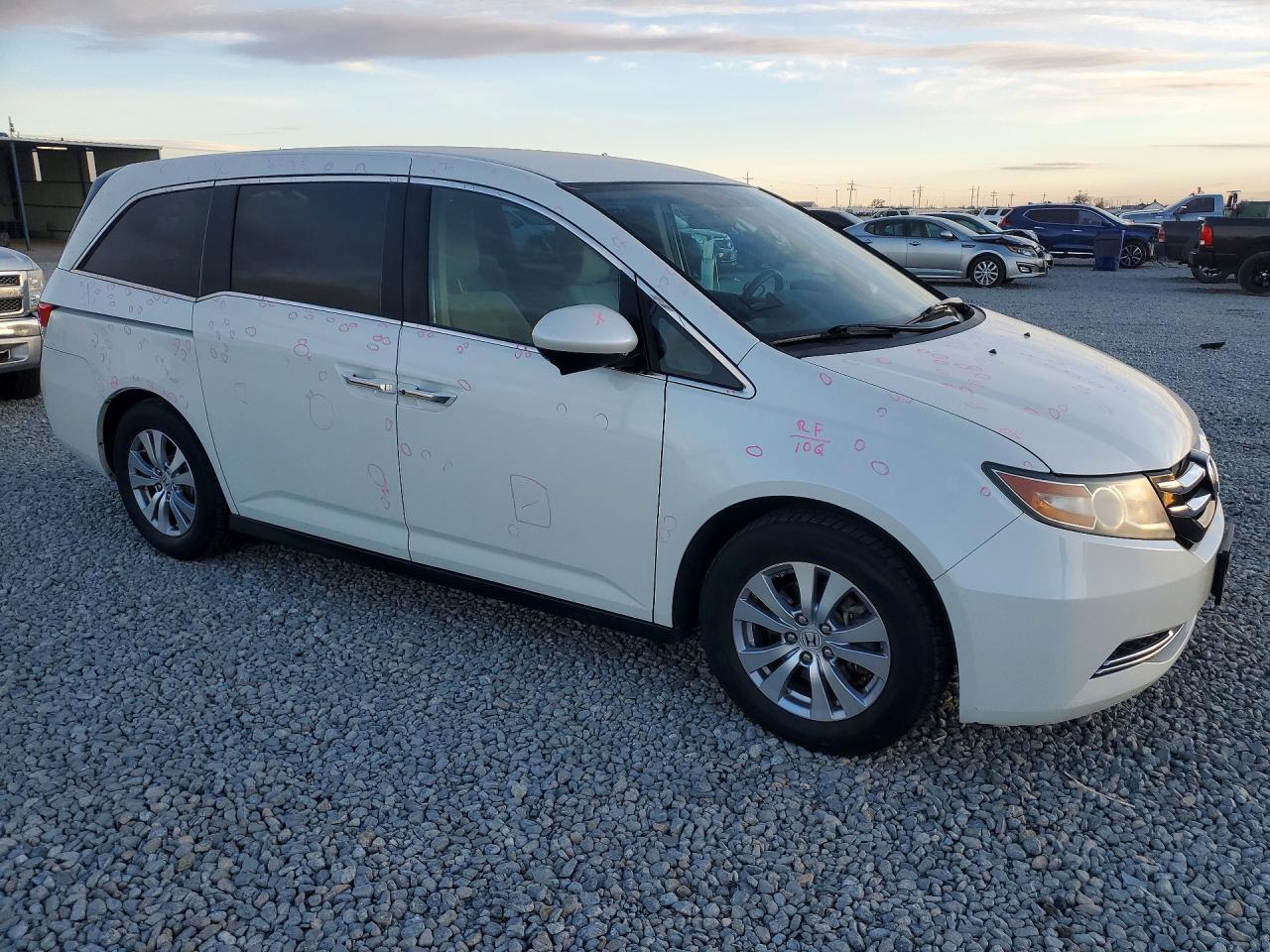 2016 Honda Odyssey Se - Image 4