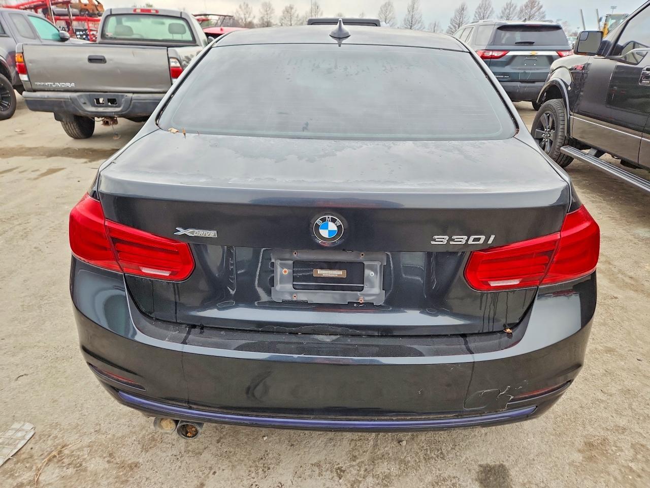 2018 BMW 330 Xi - Image 6