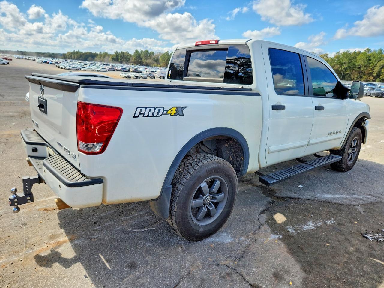 2015 Nissan Titan S - Фото 3