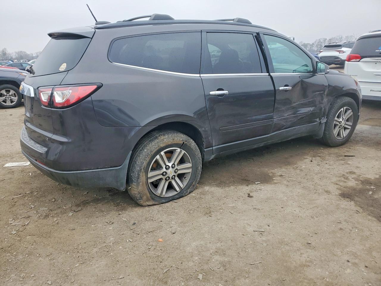 2017 Chevrolet Traverse Lt - Image 3