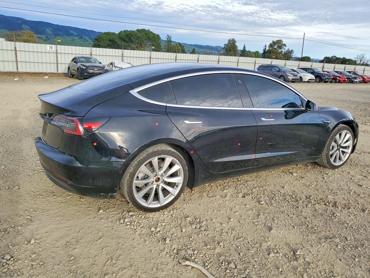 2018 Tesla Model 3 - Фото 3