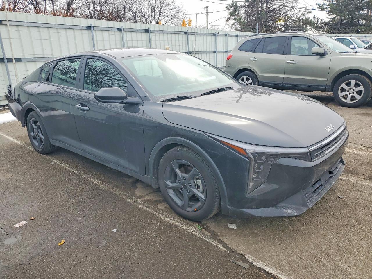 2025 Kia K4 Lxs - Image 4