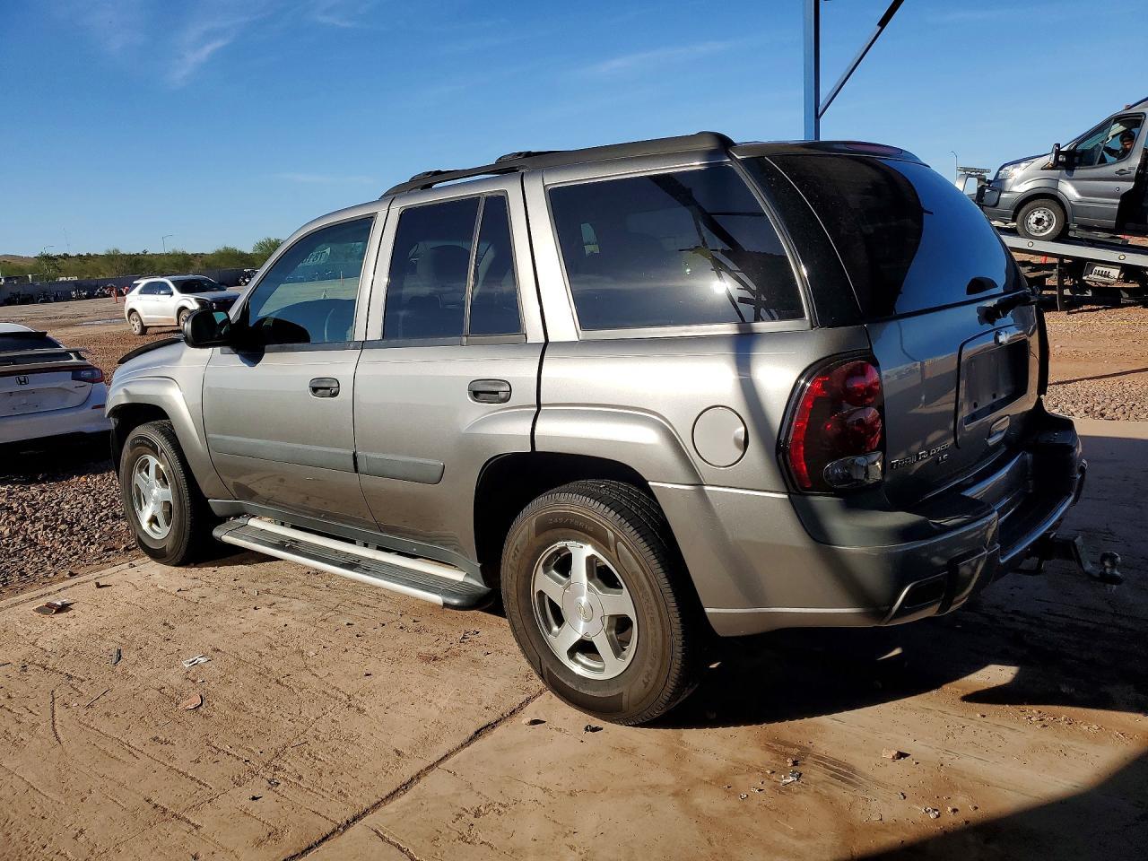 2005 Chevrolet Trailblazer Ls - Image 2