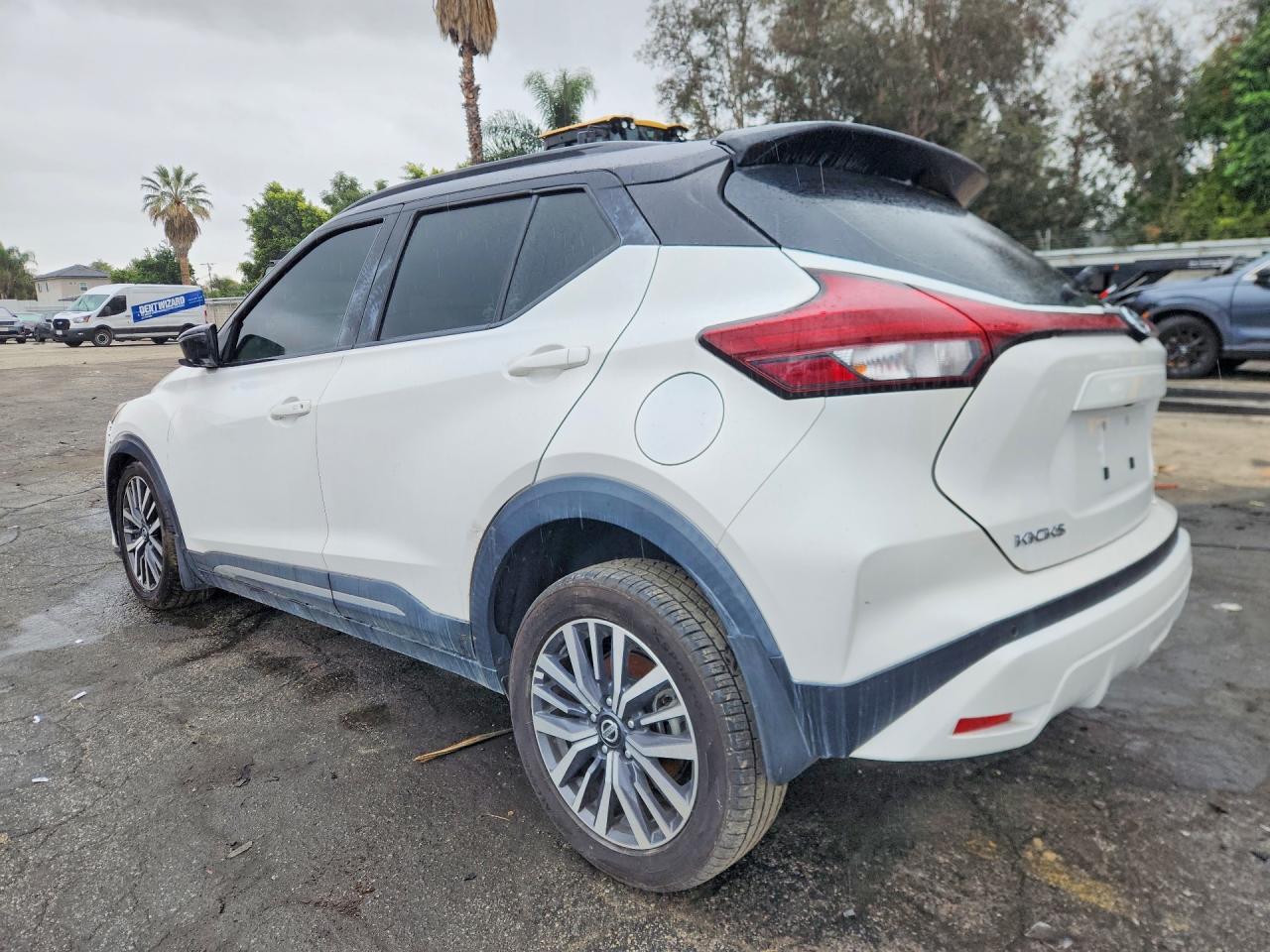 2021 Nissan Kicks Sr - Фото 2