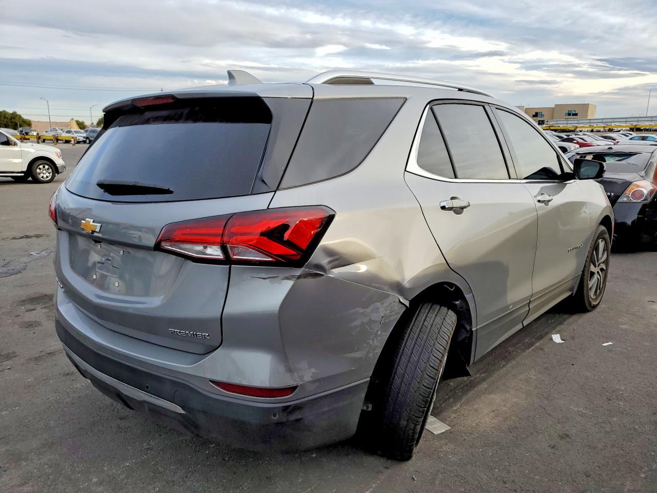 2023 Chevrolet Equinox Premier - Image 3