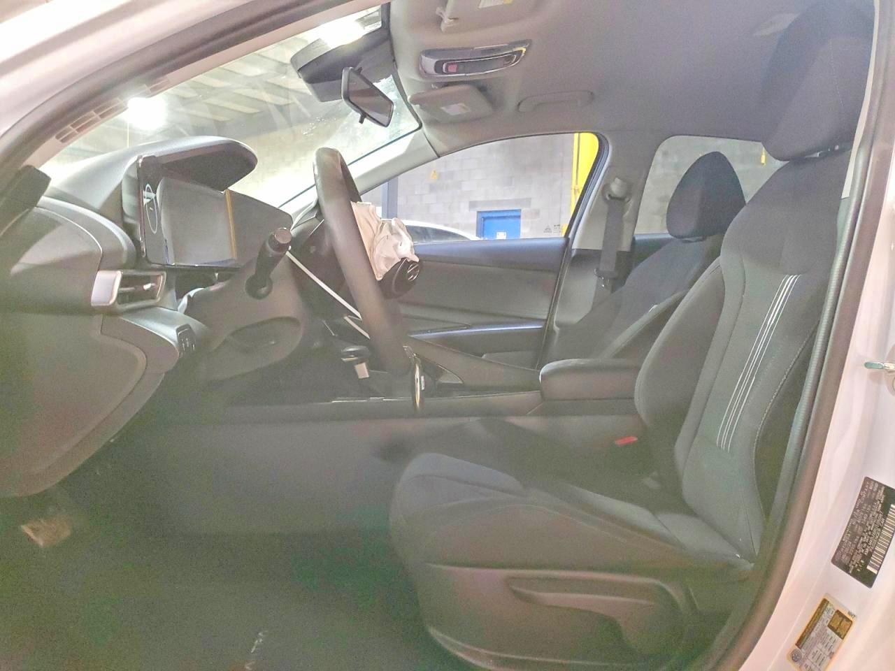 2024 Hyundai Elantra Hybrid Blue - Фото 7