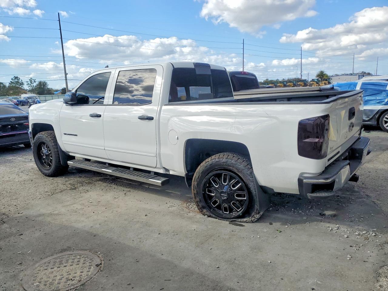 2017 Chevrolet Silverado C1500 Lt - Image 2