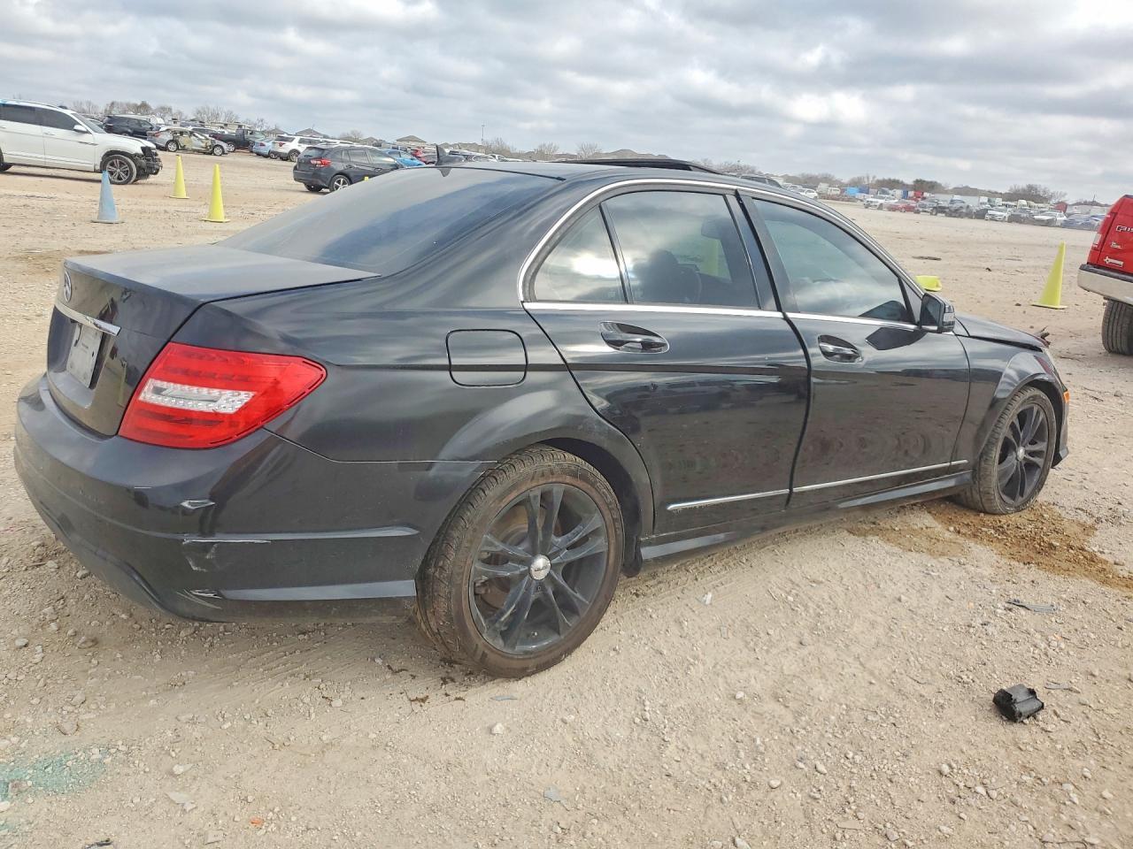 2013 Mercedes-Benz C 250 - Image 3
