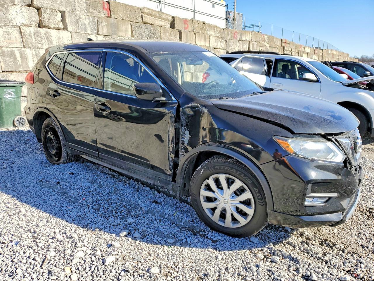 2017 Nissan Rogue S - Image 4