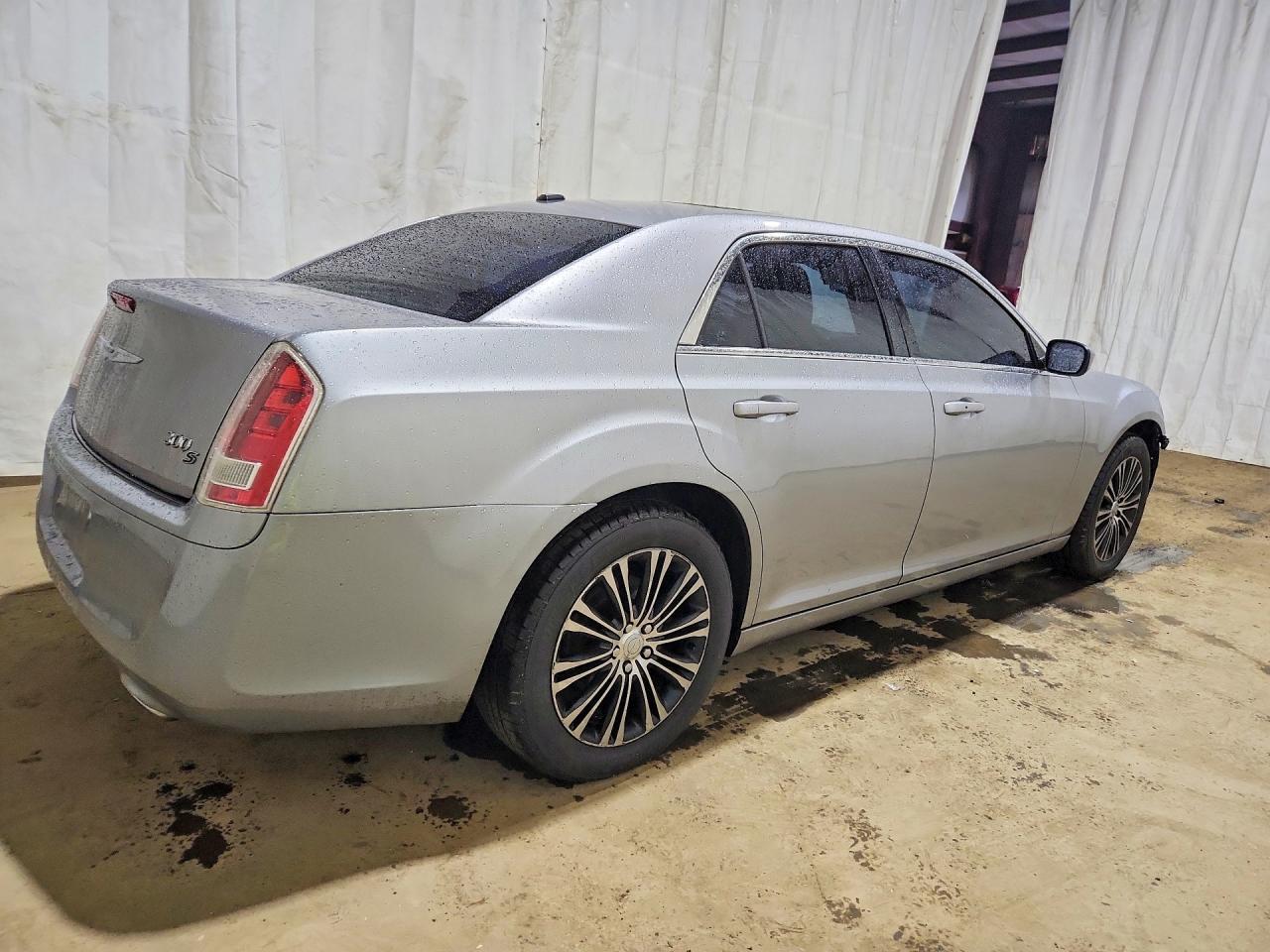 2013 Chrysler 300 S - Фото 3