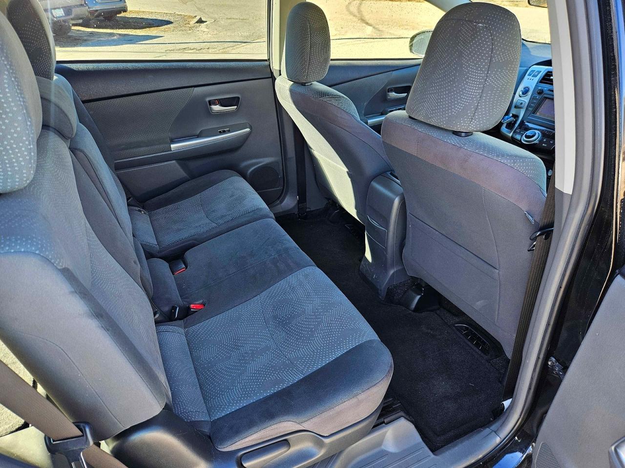 2012 Toyota Prius V - Image 6