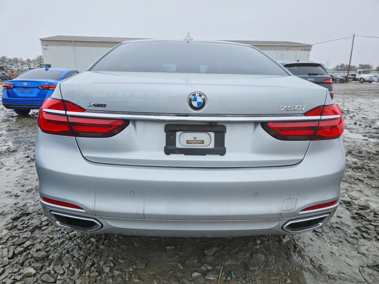 2016 BMW 750 Xi - Image 6