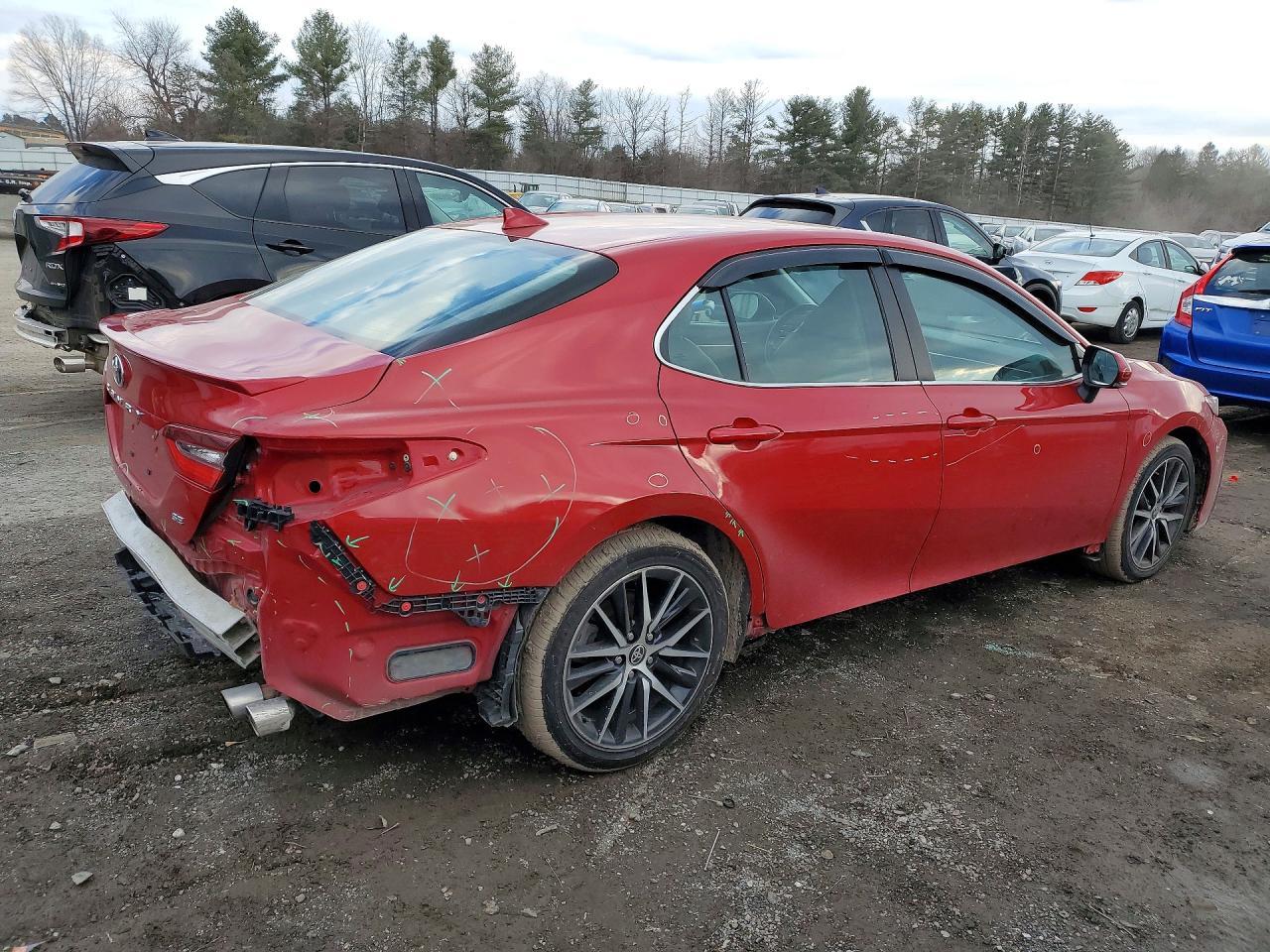 2022 Toyota Camry Se - Фото 3