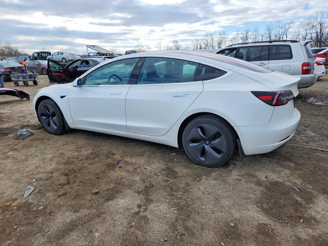 2019 Tesla Model 3 - Image 2