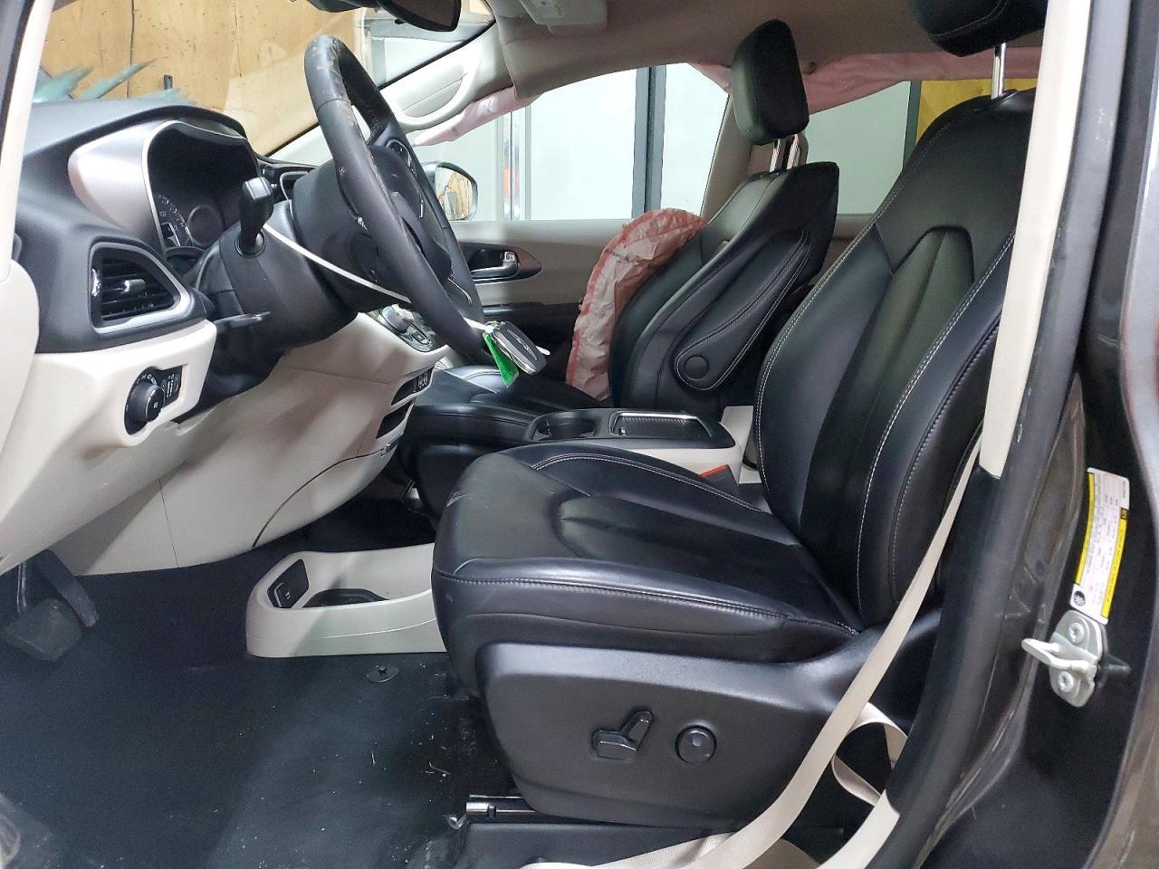 2023 Chrysler Pacifica Touring L - Фото 7